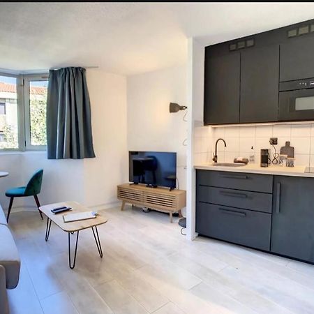 Studio Contemporain Avec Piscine Proche De La Mer Кан Екстериор снимка
